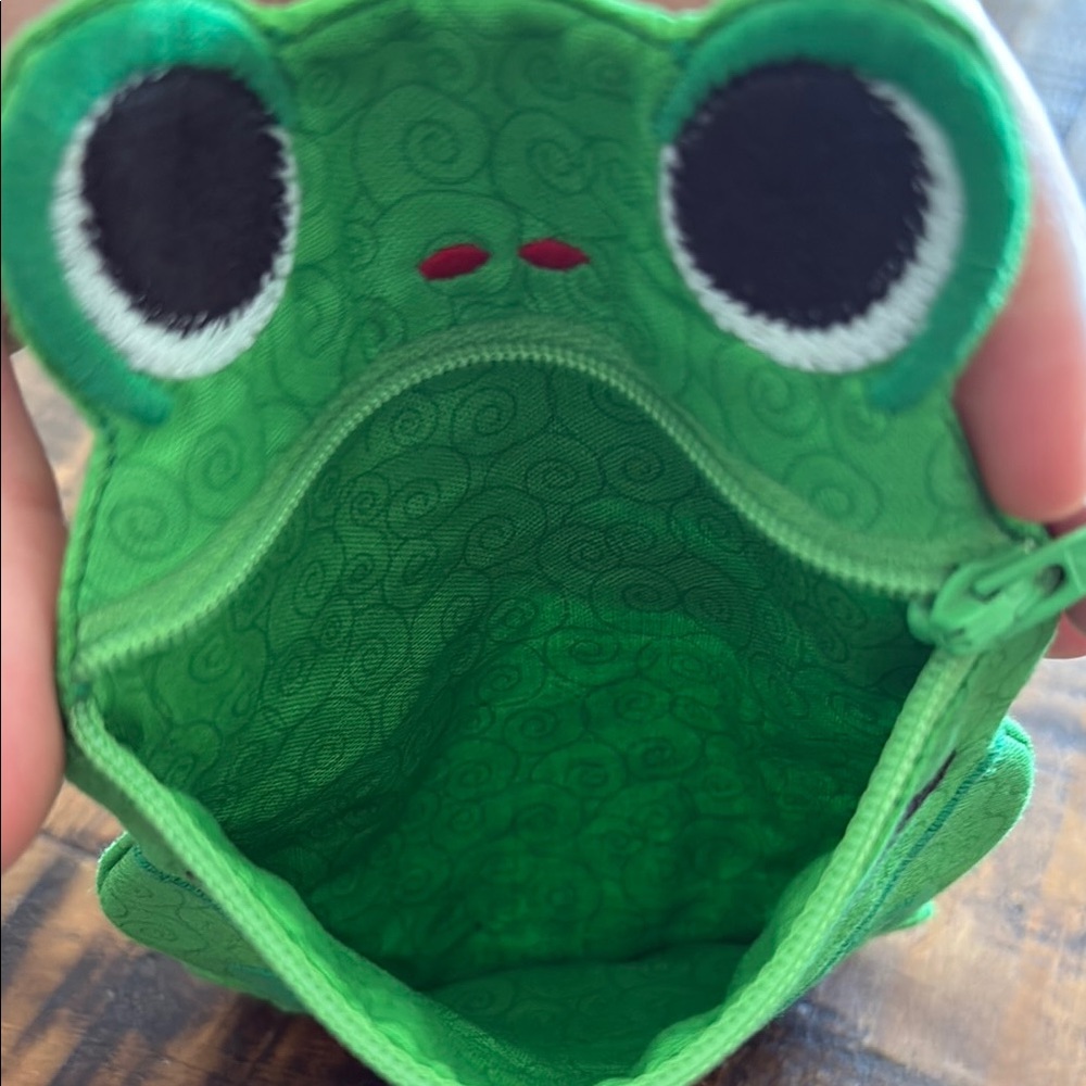 Green Frog Zipper Pouch - Picture 3 of 5